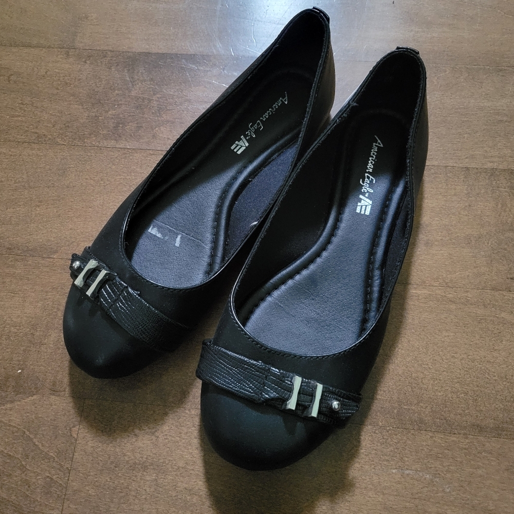 American Eagle Outfitters Black Classic Flats - Size 6.5 Wide
